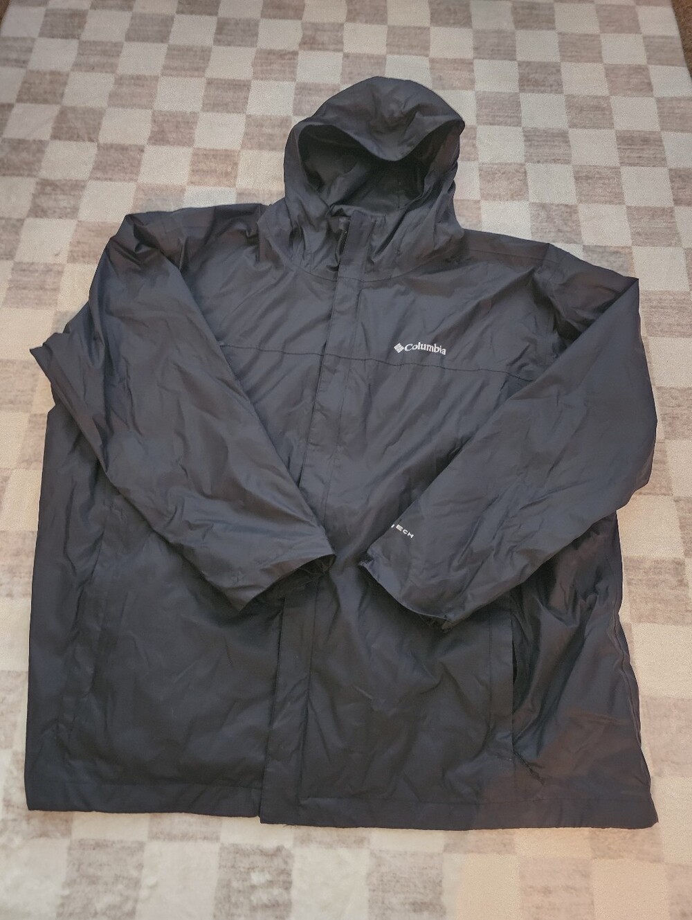 Columbia Men Windbreakers Jacket  in Black